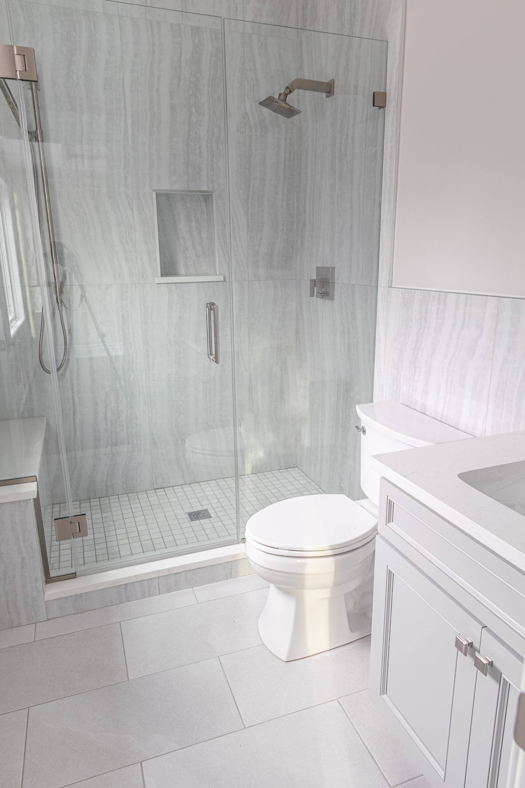 Choosing the Best Tiles for Your Bathroom, best tiles,bathroom tiles,backsplash for bathroom 2